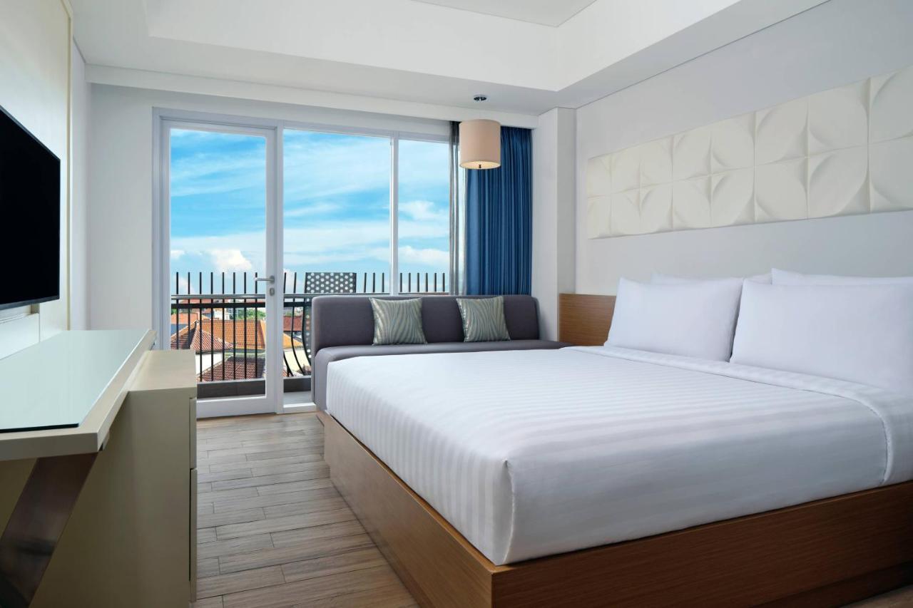 Fairfield By Marriott Bali Kuta Sunset Road Hotel Exterior photo