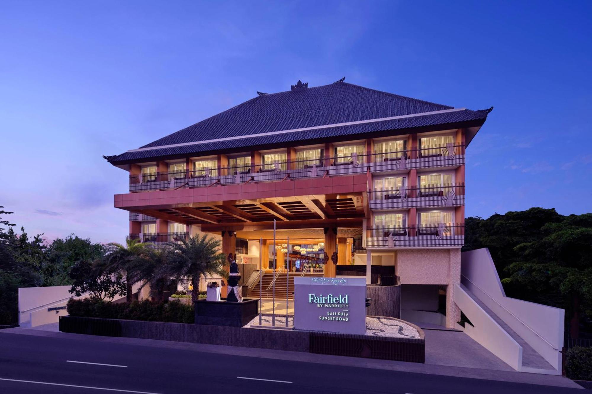 Fairfield By Marriott Bali Kuta Sunset Road Hotel Exterior photo